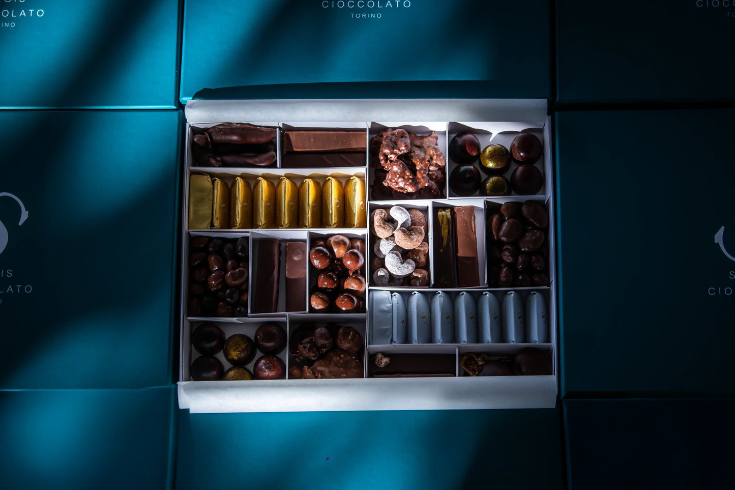 CONFEZIONE REGALO PRALINERIA 980gr