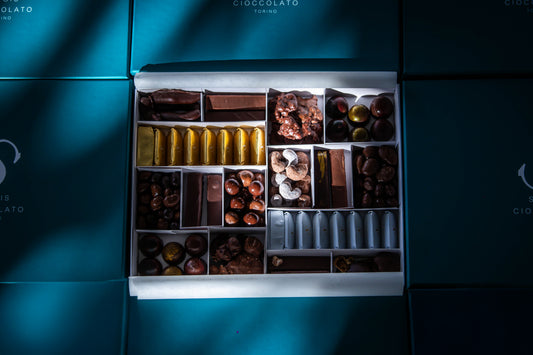 CONFEZIONE REGALO PRALINERIA 980gr
